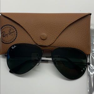 Sunglasses Ray-Ban-Brand New-Never Worn-Case